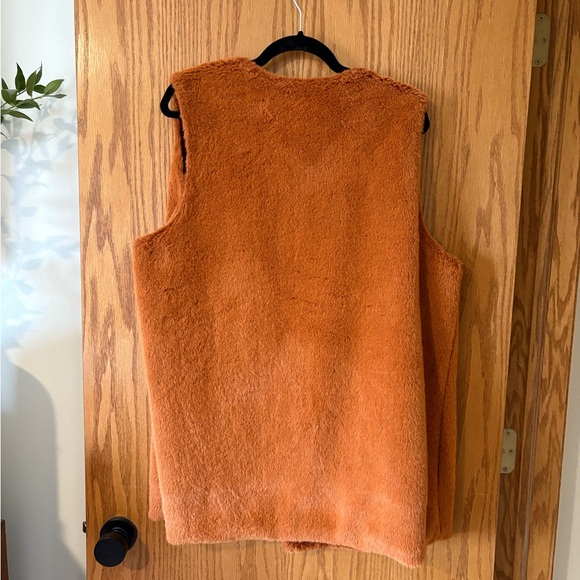 Vintage furry vest - Picture 3 of 4